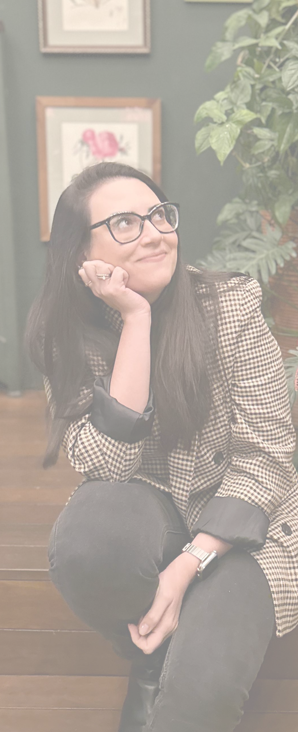 Jéssica olhando em diagonal