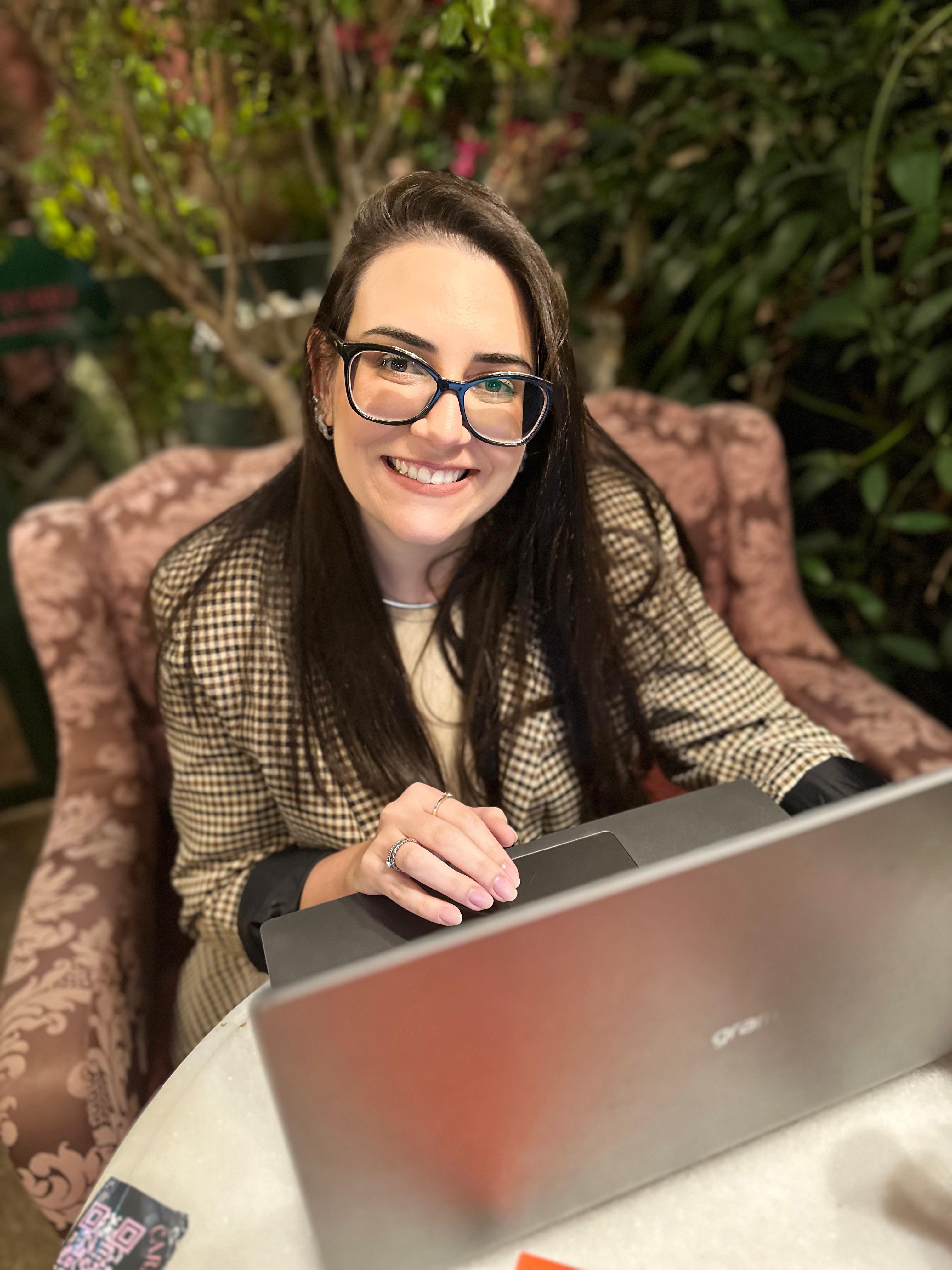 Jéssica em reunião